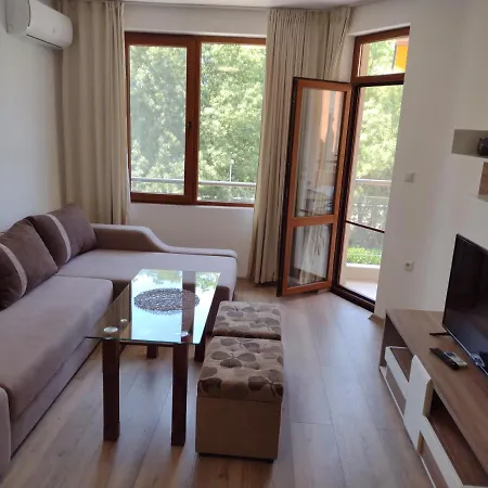 Apartamento на градина *