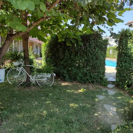 Apartamento на градина Chernomorets