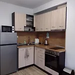 Апартамент на градина