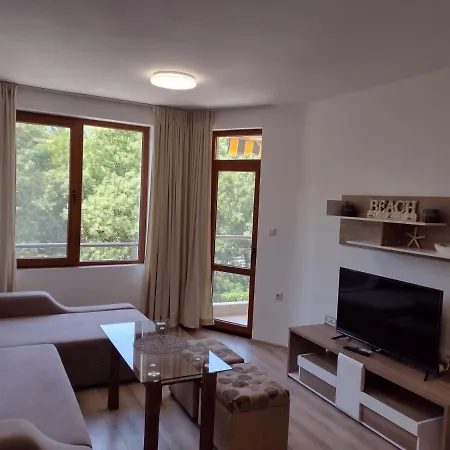 Apartamento на градина