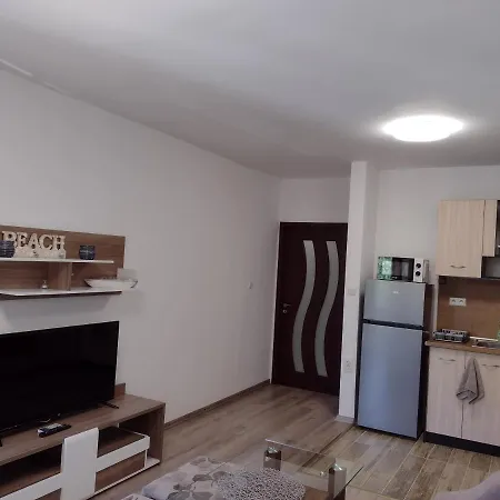 Апартаменты на градина