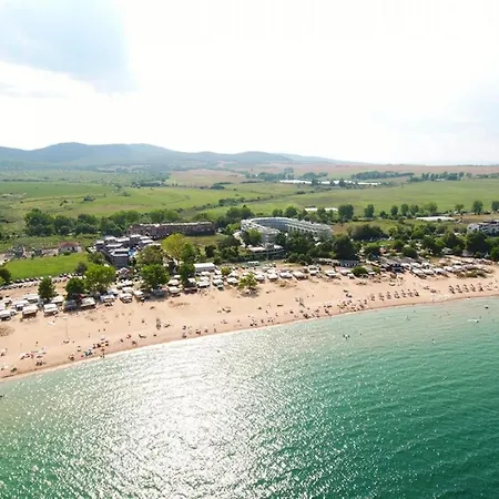 アパート на градина *