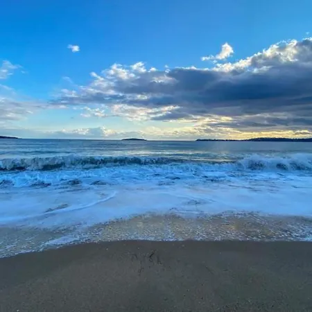 アパート на градина チェルノモレツ